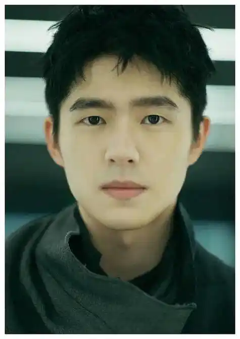 刘昊然糙汉风格成热议,飞驰人生2票房大爆发,新片春节定档!