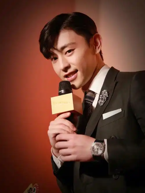 邓伦超级适合西装的男人