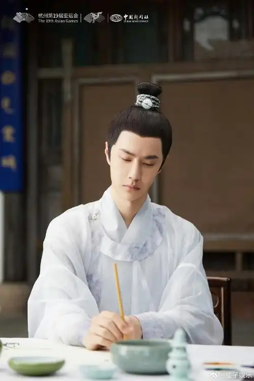 篇剧照#王一博亚运会宋韵篇剧照,这么帅你不要命啦,想看耶啵演古装了