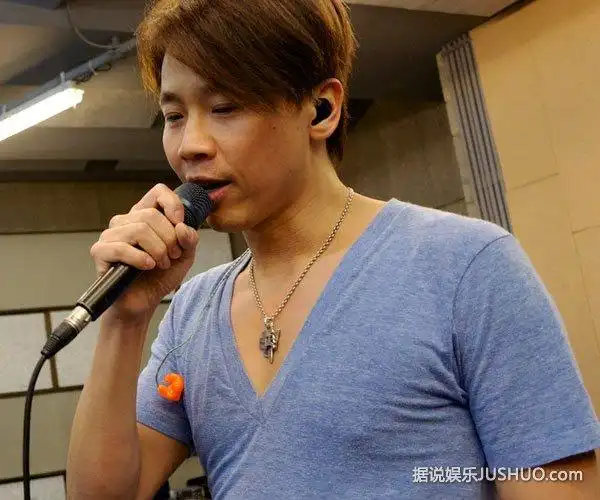 陶喆被曝7月迎娶五金行千金女友正面照曝光