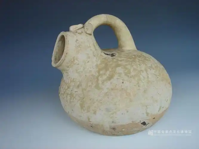 东汉末年 越窑青瓷虎子