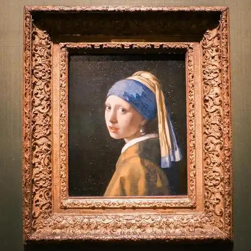 荷兰这个美术馆里 可以看到真正的"珍珠少女"