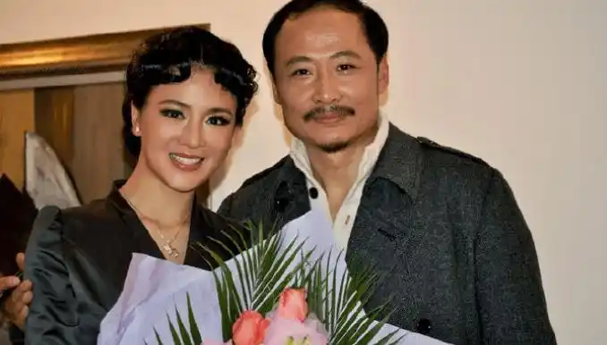 周野芒现任妻子王之夏个人资料,王之夏和周野芒有娃吗