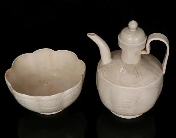 宋代定窑白瓷套壶