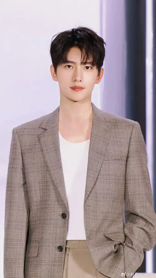 杨洋#下一次活动是什么时候,好想你啊@杨洋