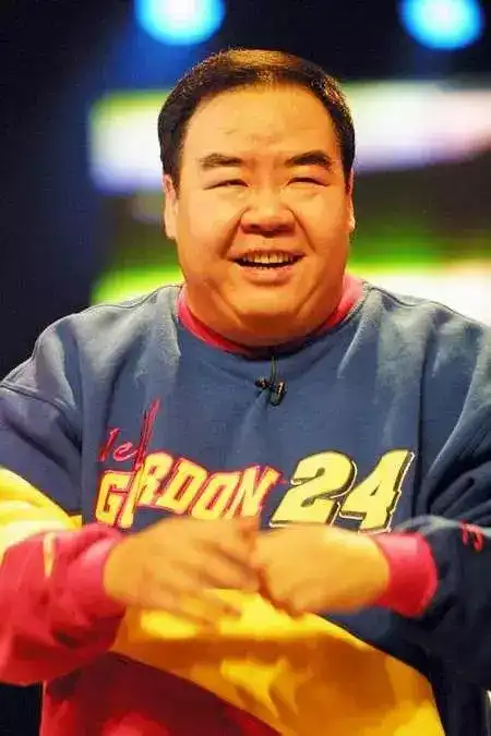 闭上眼睛,回顾一下香港影坛的胖子,只限男演员,你能想起谁呢?