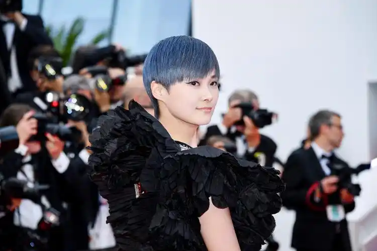 超级女声李宇春那届亚军(李宇春当年超级女声排名) - 龙腾网