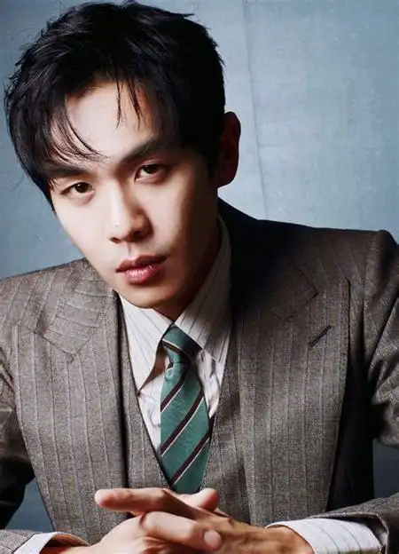 张若昀16岁的照片