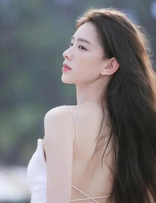 孙一宁:肤白貌美,玲珑精致,楚楚动人!__财经头条