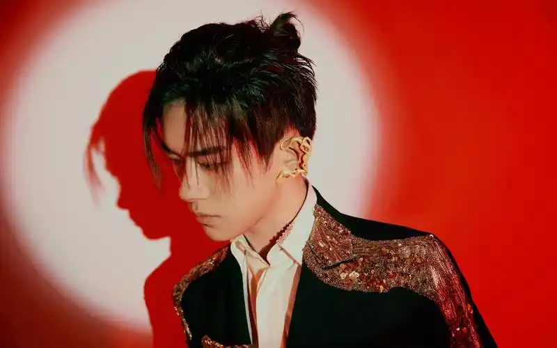 【20201110】易烊千玺2020天猫双十一狂欢夜:打板声响记录每一步璀璨