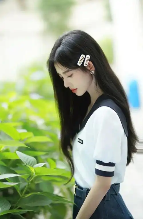 内娱卷王鞠婧祎,美貌和努力都放在明面上!