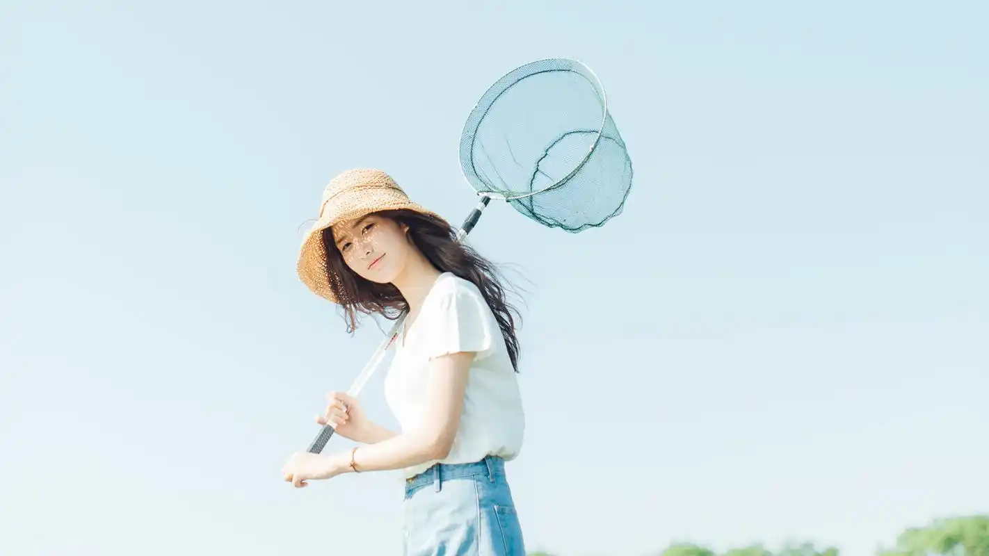 夏日美女系列(五):草帽捕虫网女孩写真壁纸