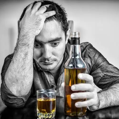 绝望,醉酒,西班牙裔,男人,喝,黑白_高清图片_全景视觉