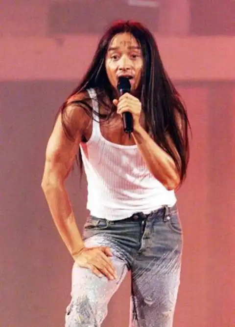 帅哥照片哥哥张国荣演唱会2000图片17