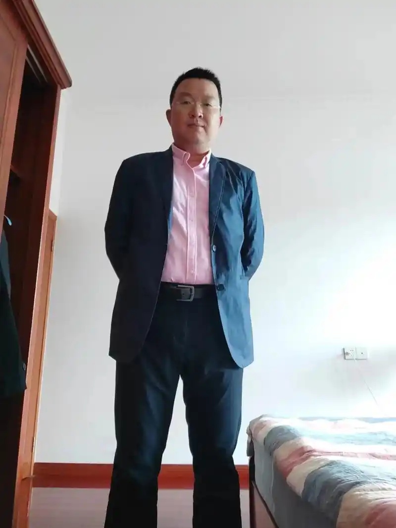 是不是每个中年油腻大叔都有一个粉红色的爱你?