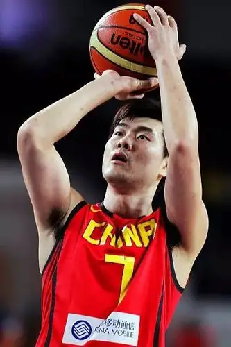 "共和国不会忘记"系列|王仕鹏:三分神射手,大心脏球员