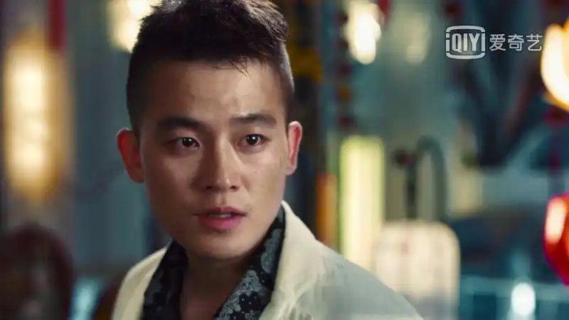 欧豪在黑白禁区里的造型有多帅