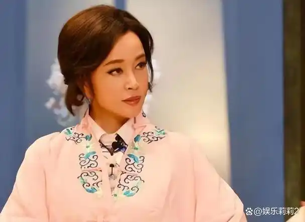 8位明星的狱中生活:没有任何优待,洗澡上厕所被围观无隐私