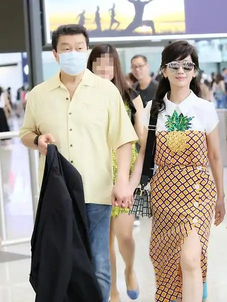 赵雅芝到奶奶辈的年纪了可穿少女裙丝毫不违和一下子减龄30岁