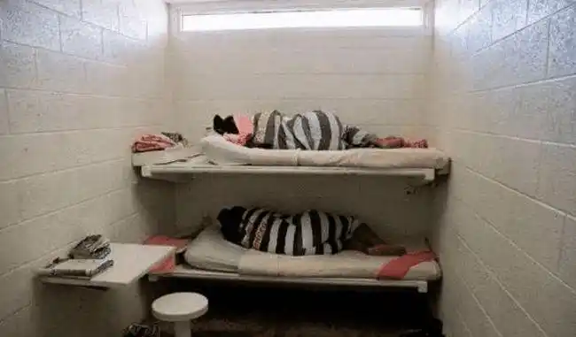 世界上最大的女子监狱夜晚难以入睡每月竟然超过120人怀孕