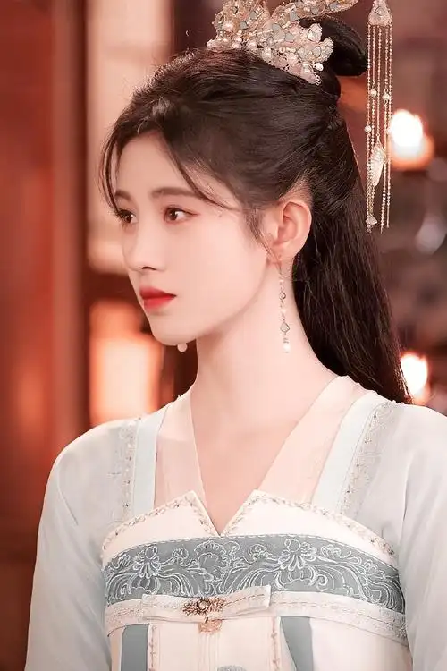 鞠婧祎新古装公主造型,美得不可方物