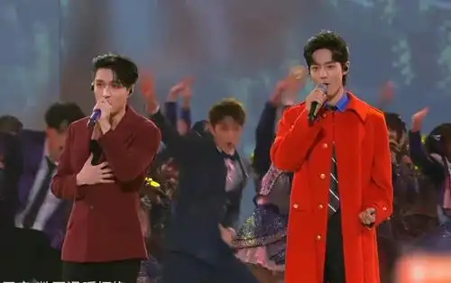 178cm张艺兴与183cm肖战同台看到俩人身高差网友不敢信