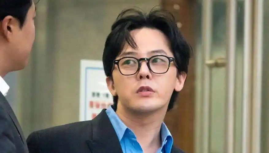 权志龙指甲精密鉴定结果出炉,此前已三度发声明否认吸毒_测试_阴性