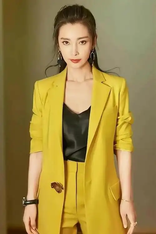 30岁以上女演员的魅力:挑战年轻少女角色成功展现自我