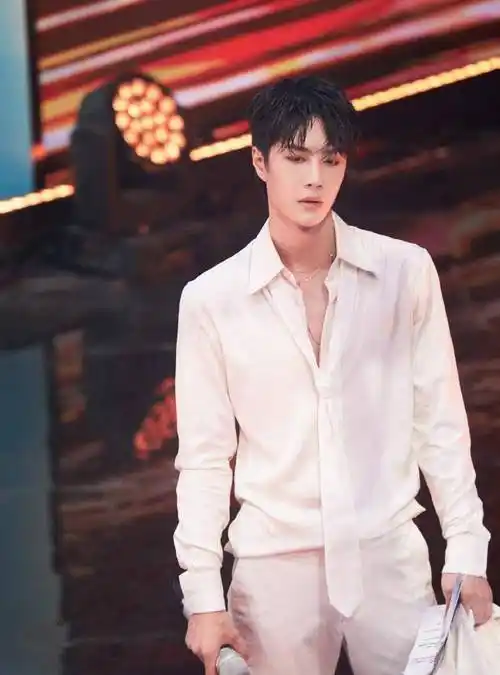 最新舞台名场面,王一博好欲,袁冰妍好甜,angelababy唱baby_表演_首歌