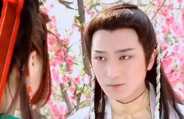 邵峰54岁靠繁花翻红妻子是百花影后夫妻恩爱17年无绯闻