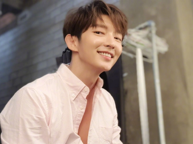 韩国男艺人冻龄了38岁李准基的颜值我没眼花吧