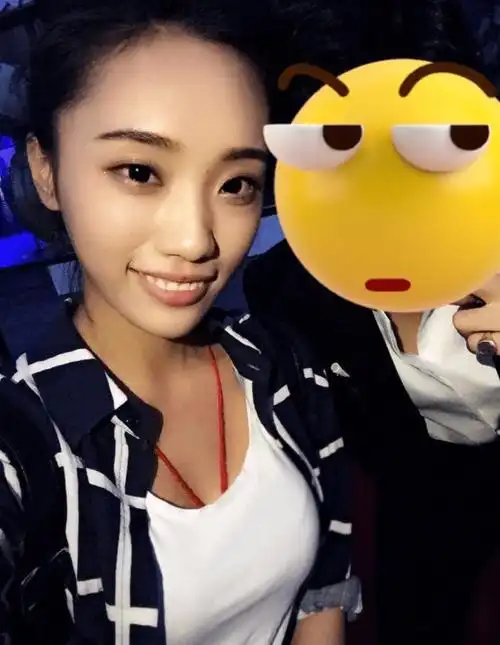 陪伴胡歌8年曾被粉丝公开点名 - 中华娱乐网