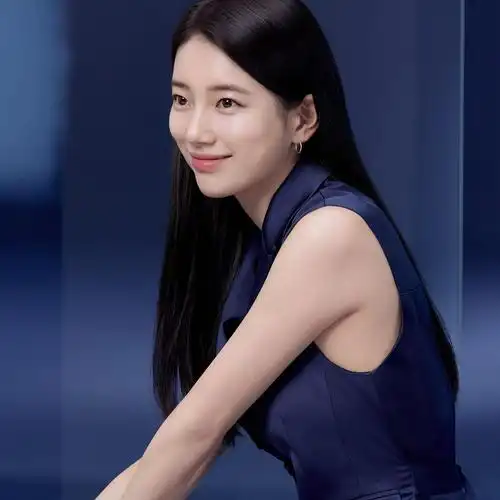 20210909明星秀智拍宣传写真皮肤白皙气质迷人