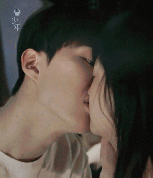 范丞丞你以后还敢见鹿晗吗#范丞丞和关晓彤床咚吻戏好欲,真的很热人