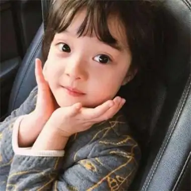 可爱的图片萌女孩真人小孩子 超乖巧的小女生高清微信头像大全_女生