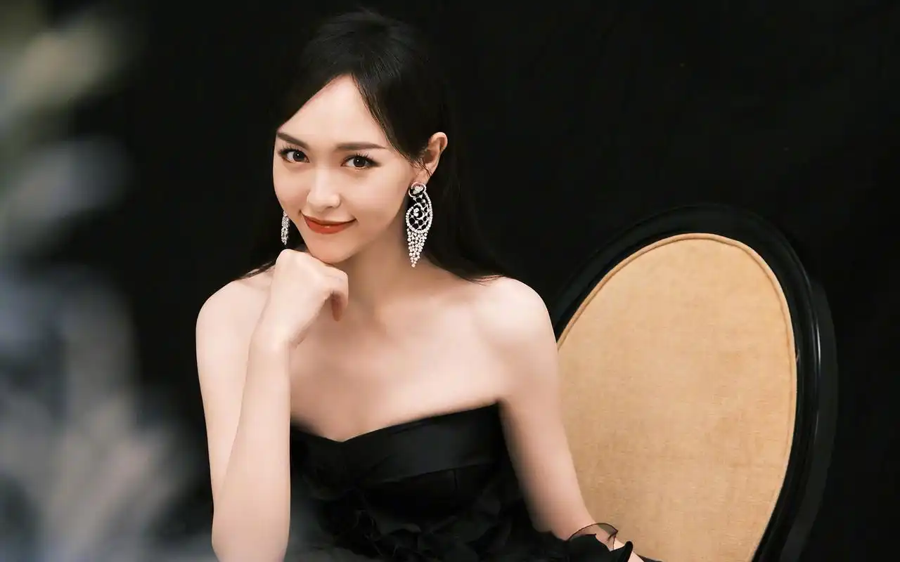 唐嫣水墨公主裙高清桌面壁纸