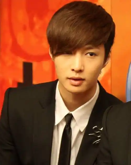 完中国视协演员工作委员会研讨就在艺人张艺兴出道十周年前一天时间