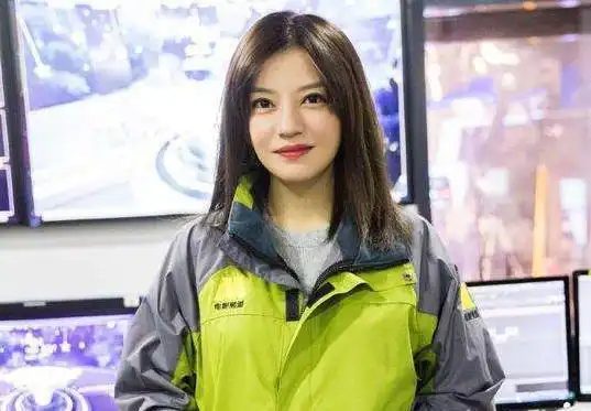 赵薇和世界冠军王励勤婚纱照都拍完了为何转身嫁给了富商