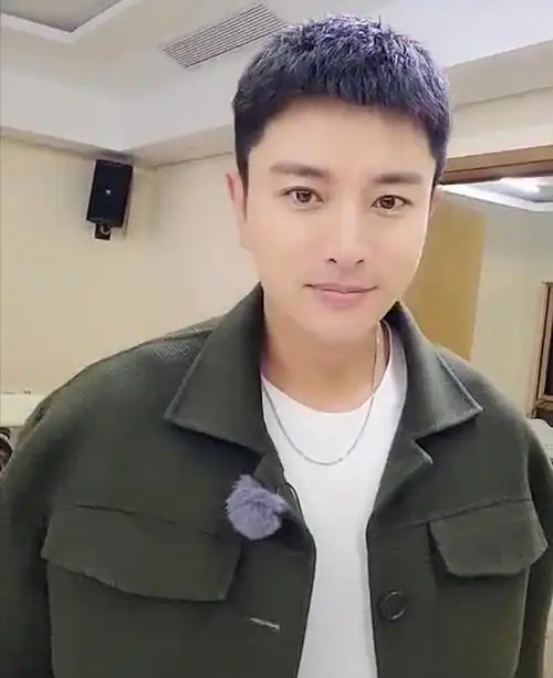 冯提莫的初恋神颜高清镜头下每一帧都无可挑剔张碧晨都成配角