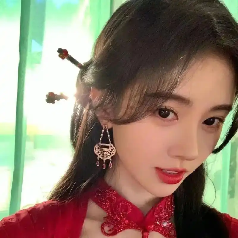 鞠婧祎头像和猫咪 - 抖音