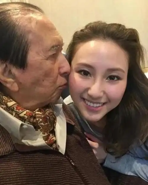 利智赌王(当年赌王和利智是否有过一段情)_可可情感网