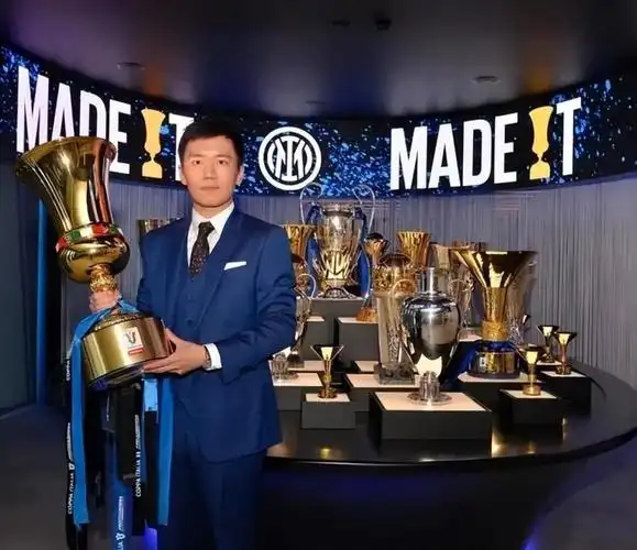 公道在人心!意大利球迷发文感谢张康阳兑现承诺 将国米带回巅峰