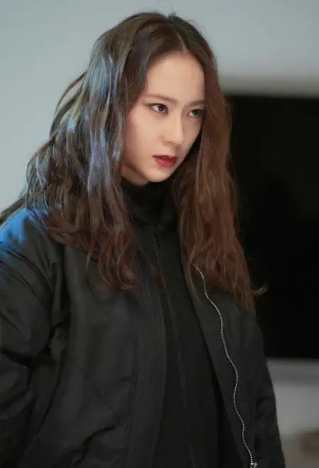 郑秀晶剧照李信雅这是黑化了吧哈哈哈哈