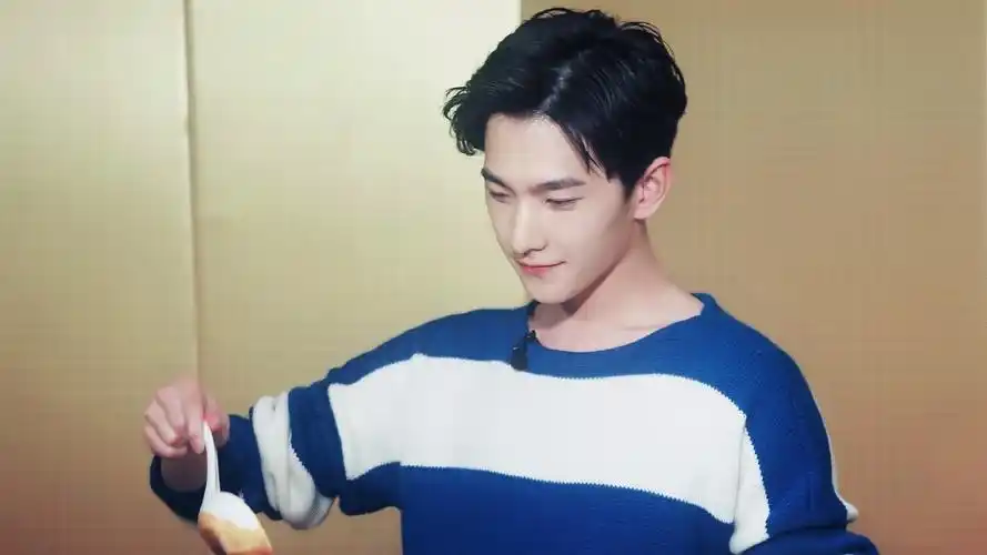 杨洋icon# #杨洋明星美食地图# 图34 1080p壁纸