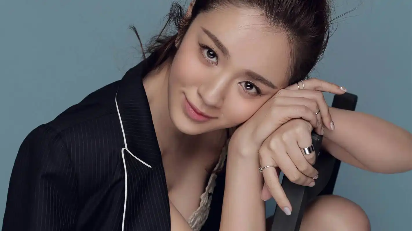 美女明星王晓晨性感写真电脑壁纸