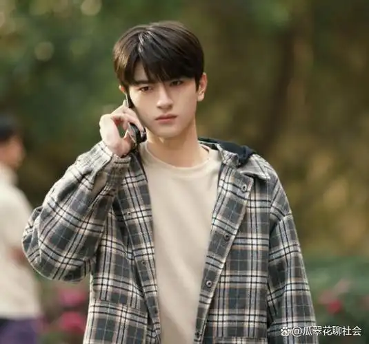 男明星最舒适的赛道给95花当男友