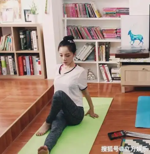 原创粉丝曝李小璐瑜伽健身照身材凹凸有致面部状态好似18岁
