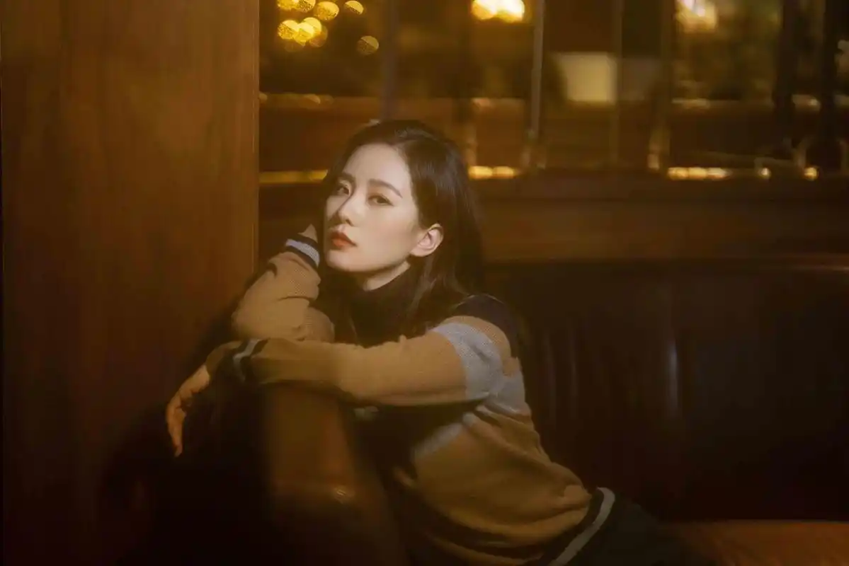 刘诗诗流金氛围感大片写真