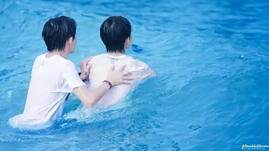 2015tfboys王源千玺台湾海边游_高清图片大全-爱豆app