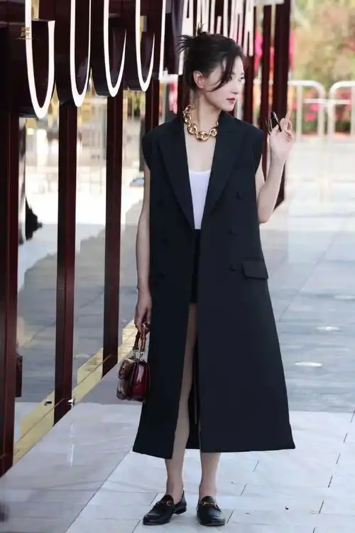 万茜穿平底鞋的身材比例